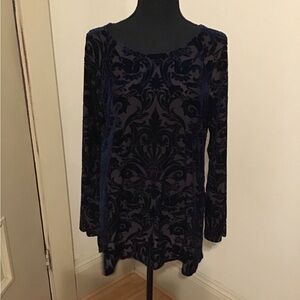 Karen Kane Navy and Black Long Sleeve Top